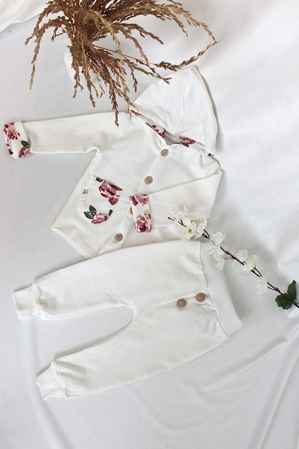 Baltais rožu komplektiņš