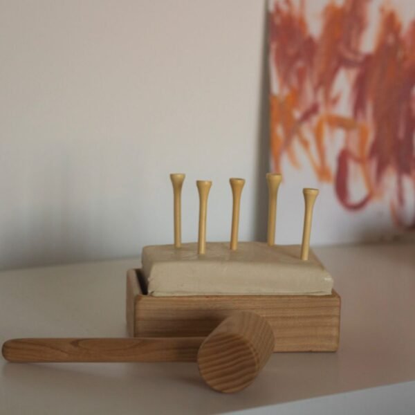 Koka Āmurs ar Naglām un Māla Kluci